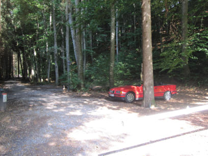 Parkplatz im Schatten